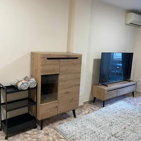 Apartman уютная в *